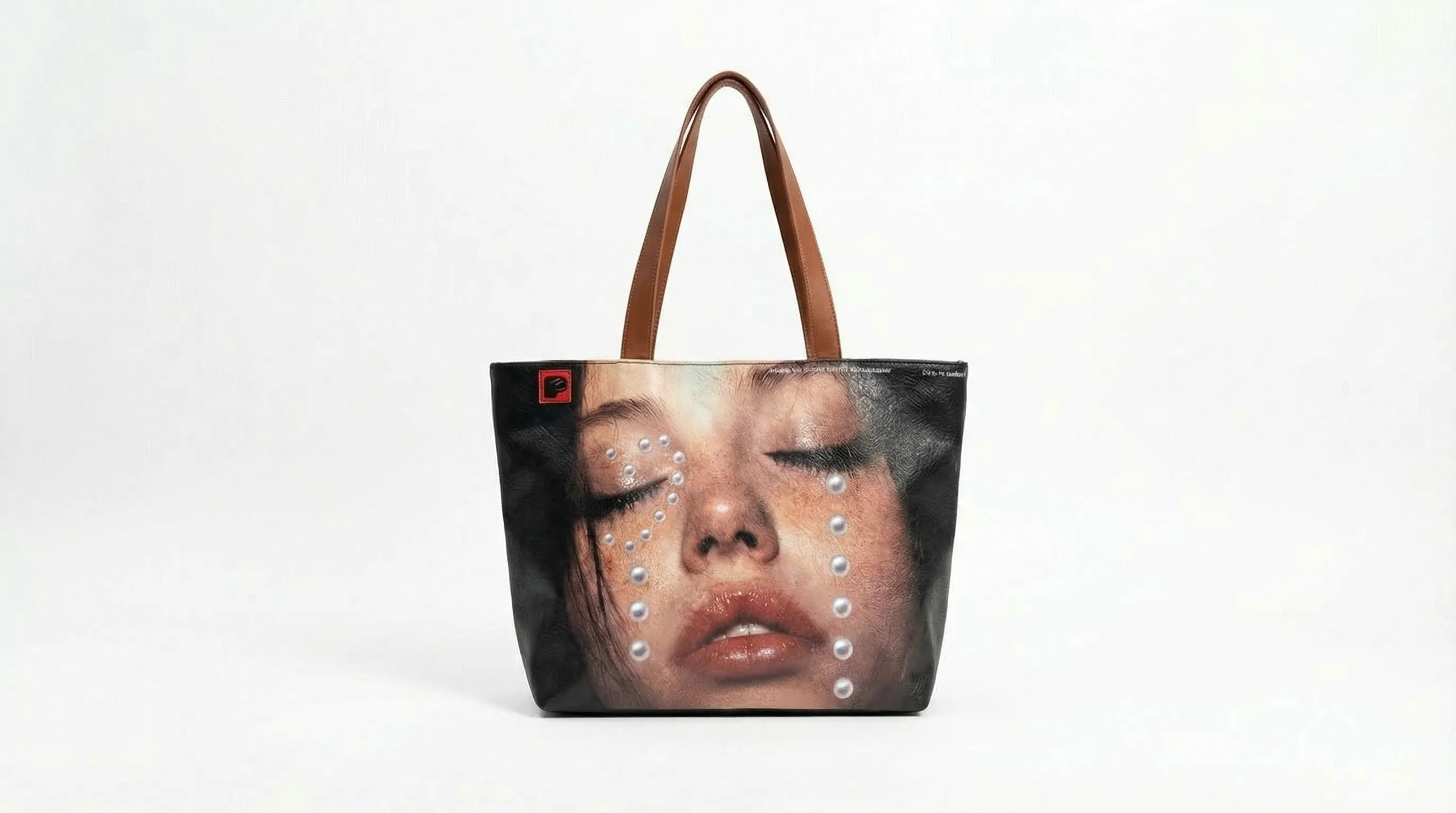Tote Muse Perlée